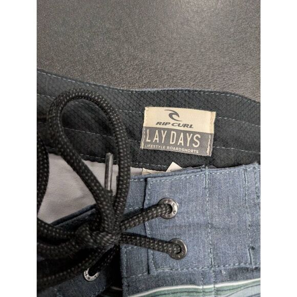 RIP CURL Lay Days Pacific Rinse Stripe 17'' Volley Shorts Men's 38 - Picture 2 of 6